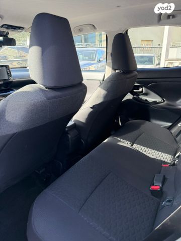 טויוטה יאריס קרוס