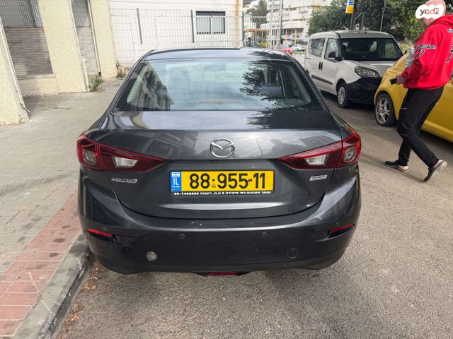 מאזדה 3