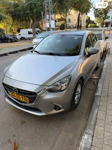 מודעת רכב מאזדה 2