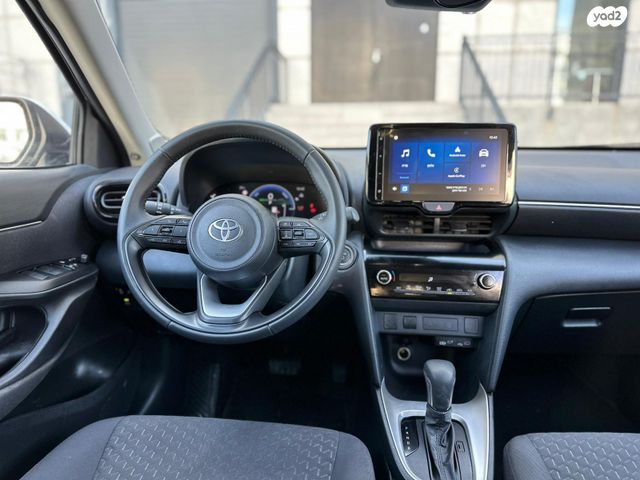 טויוטה יאריס קרוס