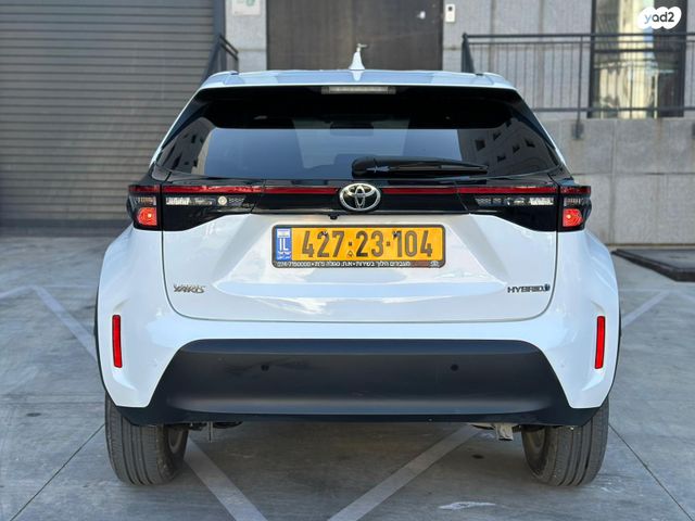 טויוטה יאריס קרוס