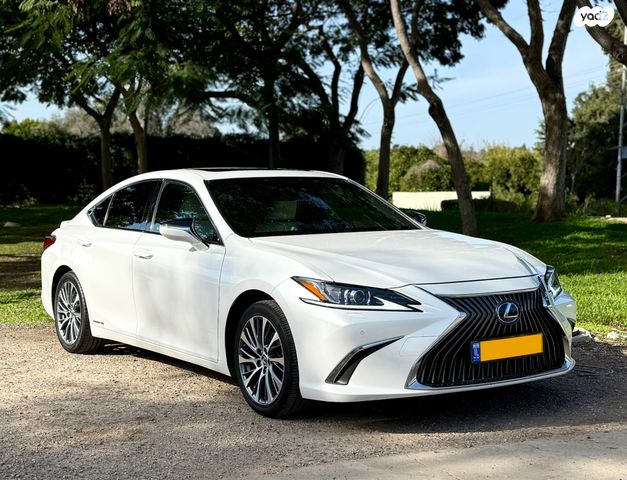 מודעת רכב לקסוס ES