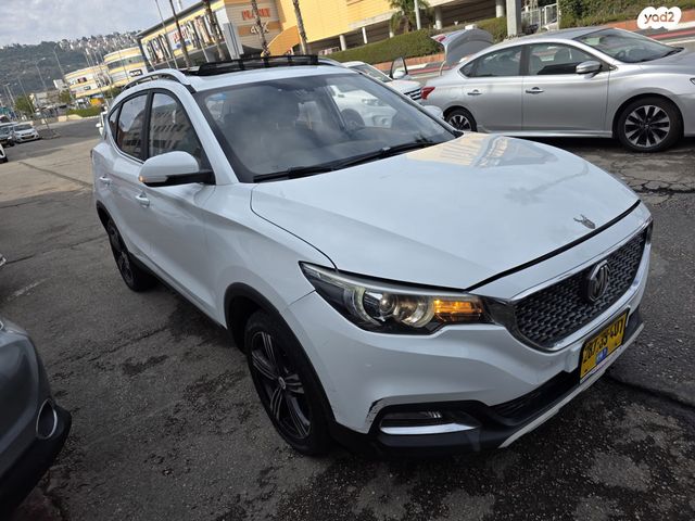 מודעת רכב אם ג'י ZS