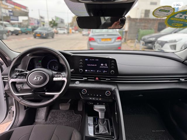 יונדאי אלנטרה