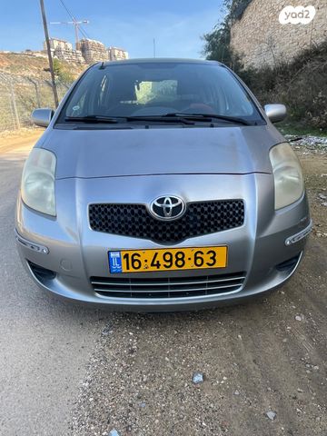 טויוטה יאריס