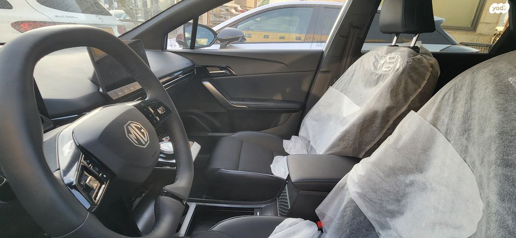 מודעת רכב אם ג'י MG4 2