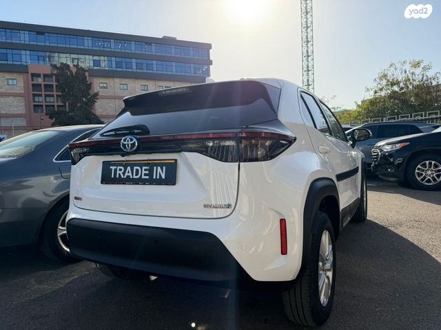 טויוטה יאריס קרוס