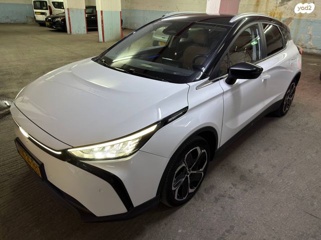 מודעת רכב ג׳ילי Geometry C