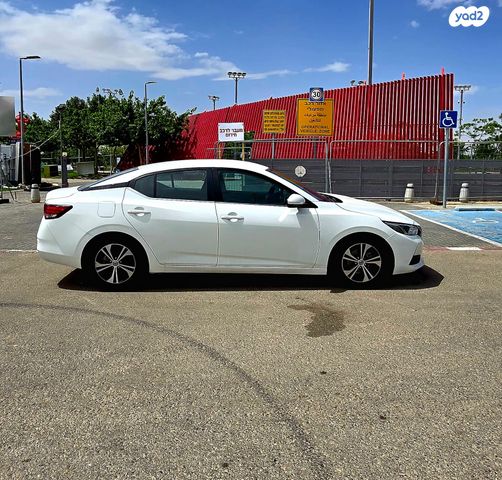 ניסאן סנטרה