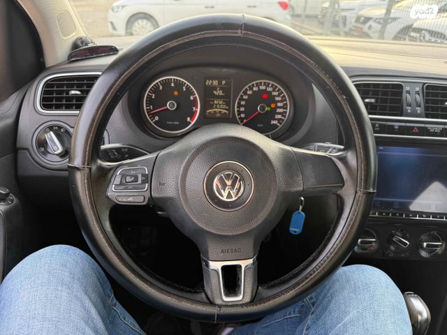 פולקסווגן פולו 