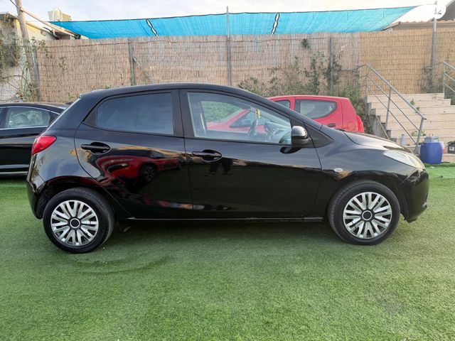 מודעת רכב מאזדה 2