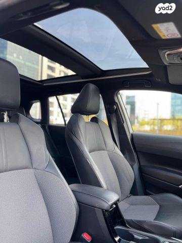 טויוטה קורולה קרוס