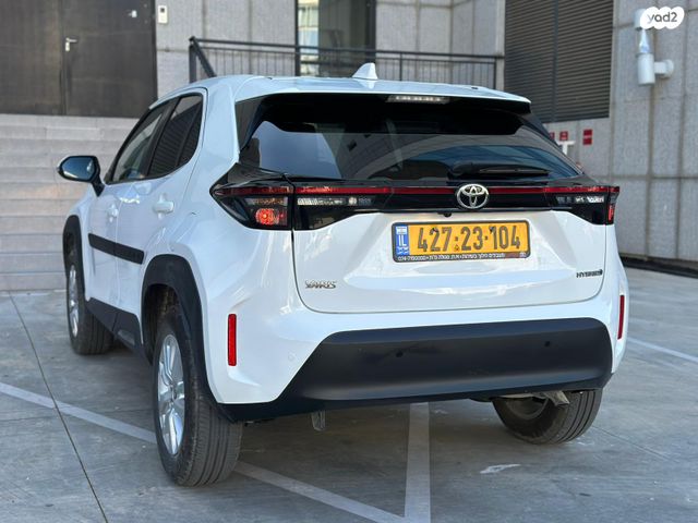 טויוטה יאריס קרוס