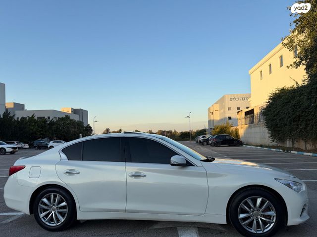 אינפיניטי Q50