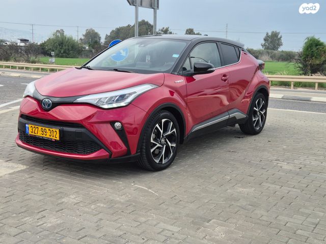 מודעת רכב טויוטה C-HR
