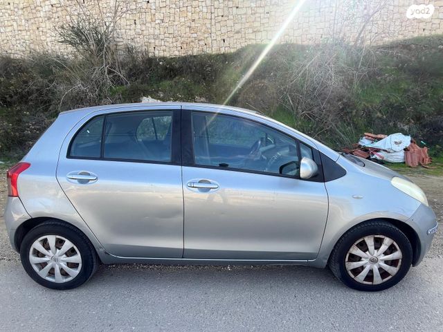 טויוטה יאריס