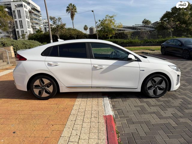 יונדאי איוניק