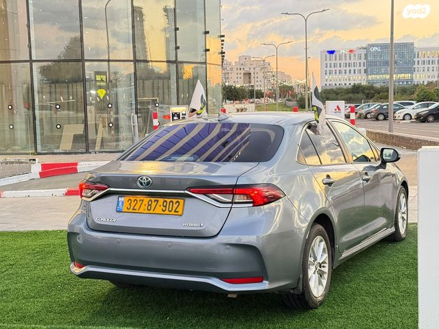 טויוטה קורולה