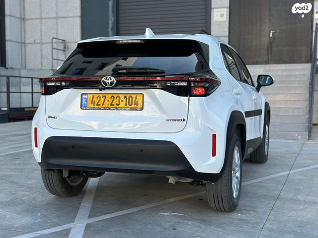 טויוטה יאריס קרוס