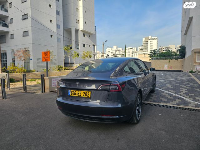טסלה מודל 3