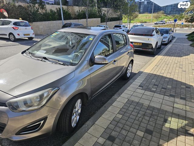 מודעת רכב יונדאי i20