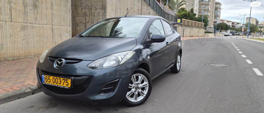 מודעת רכב מאזדה 2