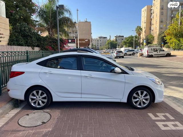 יונדאי אקסנט i25