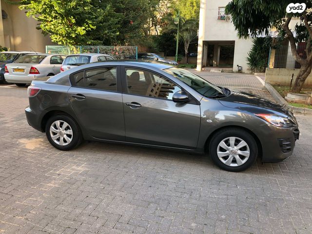 מודעת רכב מאזדה 3