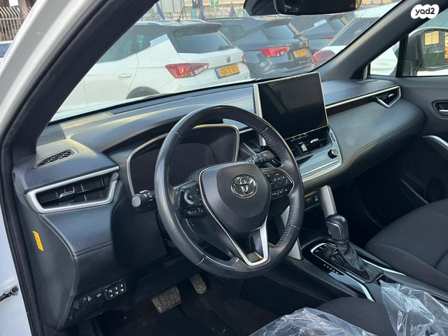 טויוטה קורולה קרוס