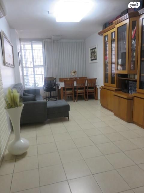 בנימין אברהם 11