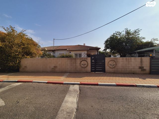 בית פרטי/ קוטג', יוסף ויתקין 19, נאות גנים, נתניה