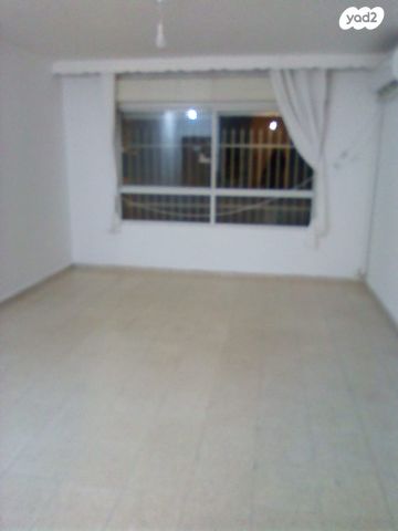 ישראל רוקח 15