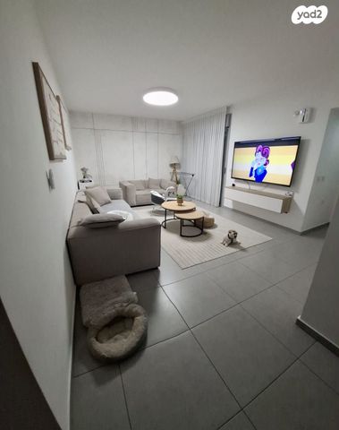 דירה, ש"י עגנון 1, נאות שמיר, יבנה