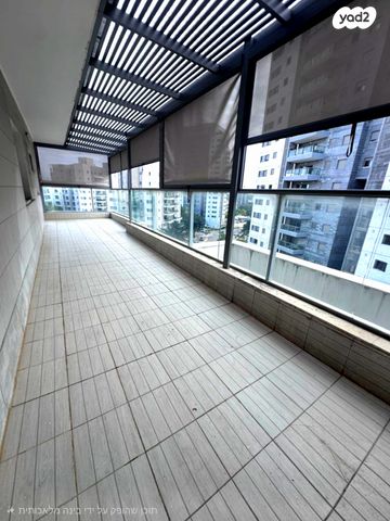 גג/ פנטהאוז, שניר 8, הפארק, חדרה