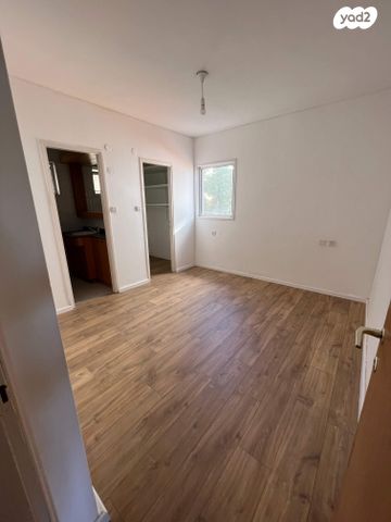 דירה, יצחק בן צבי 16, כפר גנים ב, פתח תקווה