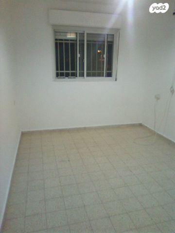 דירה, ישראל רוקח 15, שכונה י"א, באר שבע