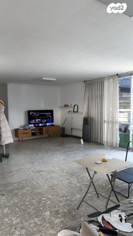 גג/ פנטהאוז, קרית שמונה 34, קרית שרת מערב, חולון