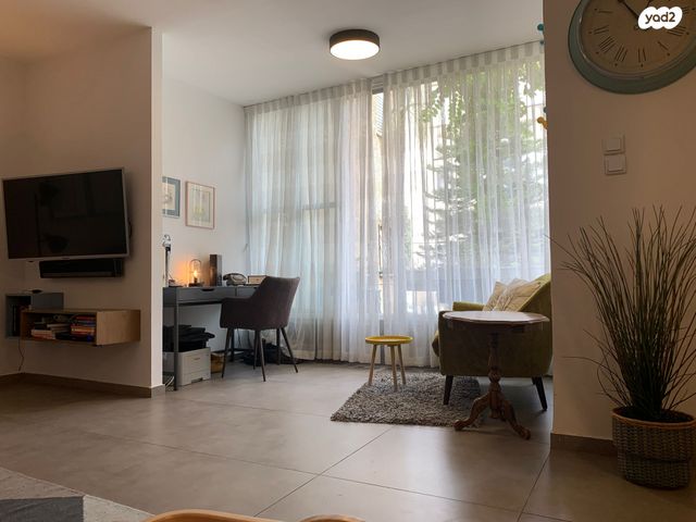 דירה, סוקולוב 37, גולן, רמת השרון