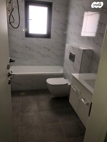 שמואל שרירא 48