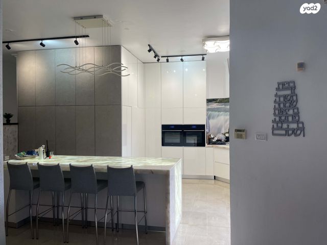 ד"ר ראובן הכט 58