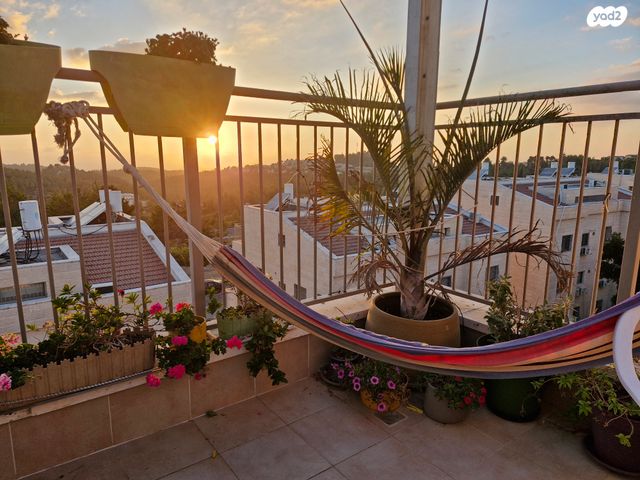 גג/ פנטהאוז, הגפן 14, קרית יערים