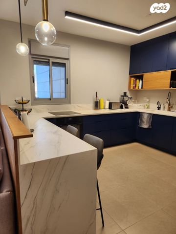 דירה, האנפה 18, החותרים, טירת כרמל