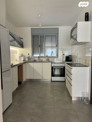 דירה, נחל איילון 13, צור יצחק, צור יצחק