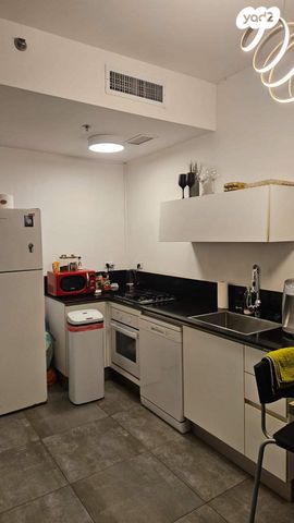 דירה, דרך מנחם בגין 144, מונטיפיורי, הרכבת, תל אביב יפו