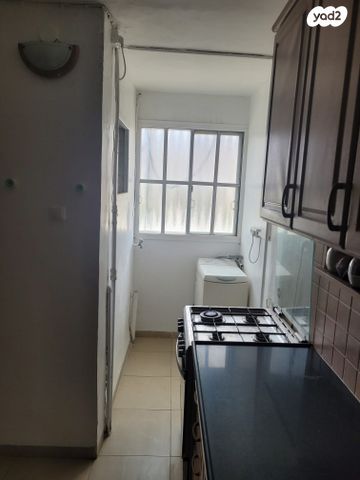 דירה, יוסף שפרינצק 1, שכונת הורדים, קרית שמונה