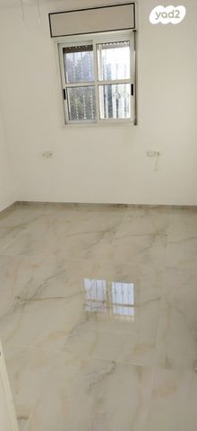 דירה, דם המכבים 19, הפרחים, מודיעין מכבים רעות