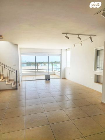 גג/ פנטהאוז, ישורון 29, רמתיים, הוד השרון