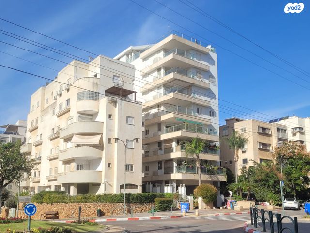 גג/ פנטהאוז, ישורון 29, רמתיים, הוד השרון