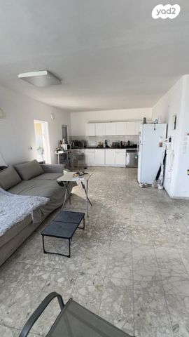 גג/ פנטהאוז, קרית שמונה 34, קרית שרת מערב, חולון