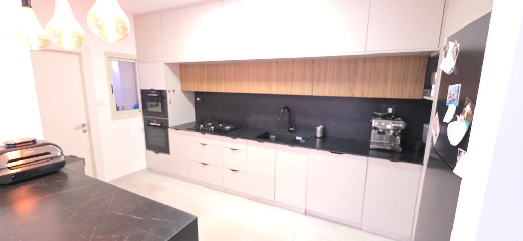 שדרות תל חי 27